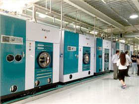 購(gòu)買尤薩干洗機(jī)的洗衣工廠