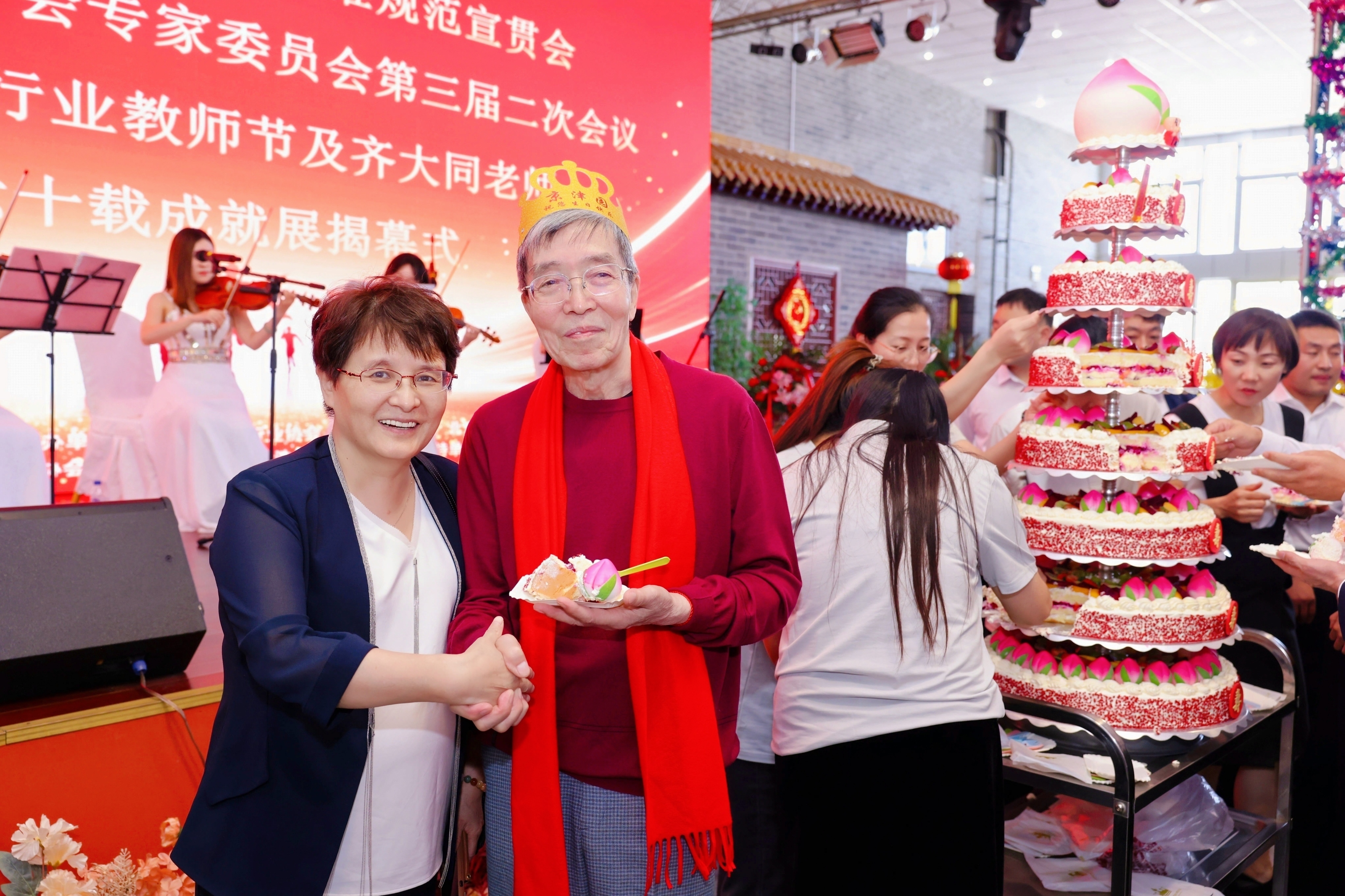 以師為范、向光而行——齊大同六十年匠心堅(jiān)守，致敬洗滌行業(yè)一代宗師